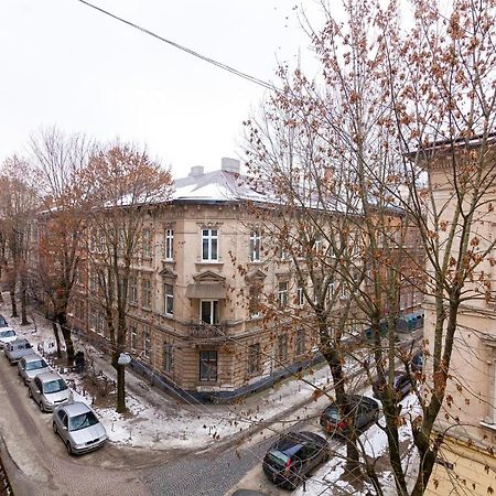 Chopin Apartment In The Center Of Lviv Buitenkant foto