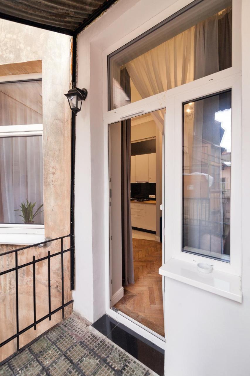 Chopin Apartment In The Center Of Lviv Buitenkant foto