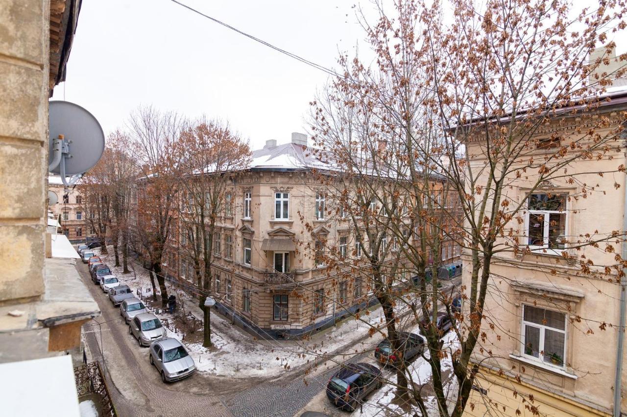 Chopin Apartment In The Center Of Lviv Buitenkant foto
